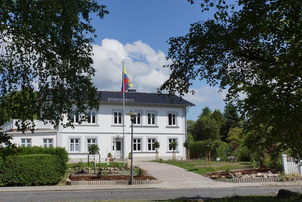 Haus Buddenbrock Auf Ruegen Wiek auf Rügen エクステリア 写真